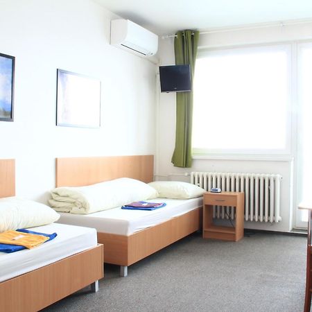 Hostel Narva ブラチスラヴァ エクステリア 写真