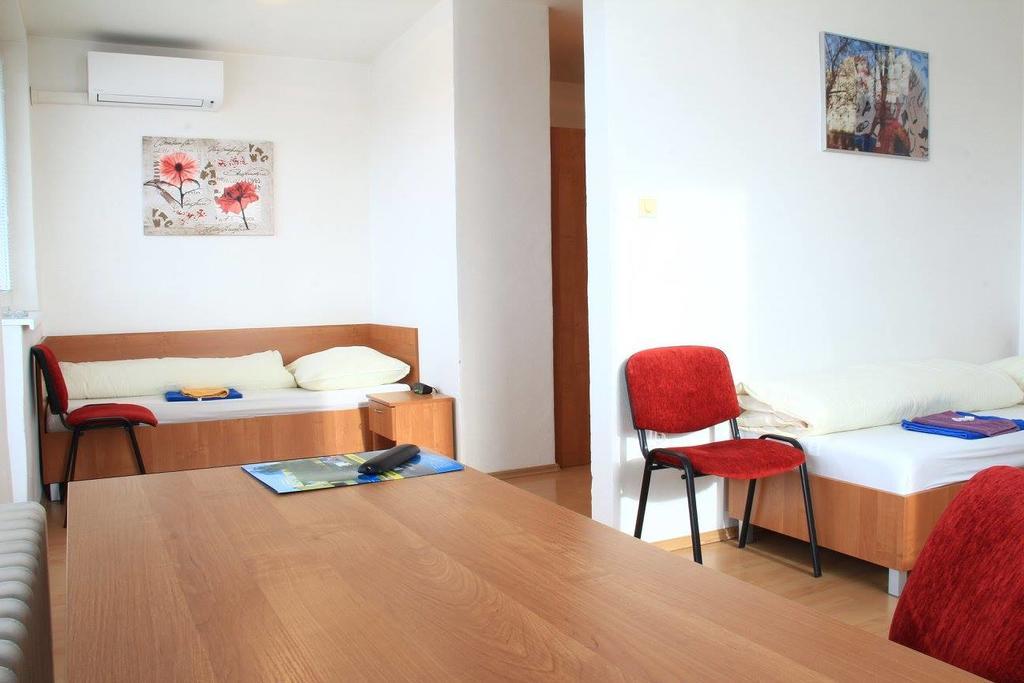 Hostel Narva ブラチスラヴァ エクステリア 写真