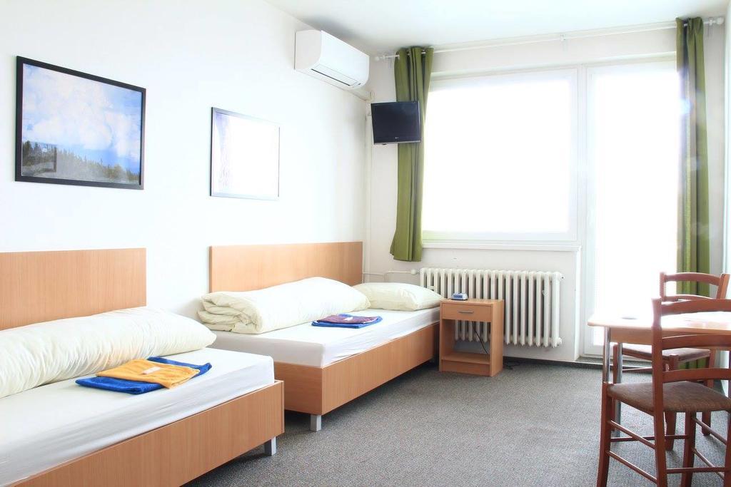 Hostel Narva ブラチスラヴァ エクステリア 写真