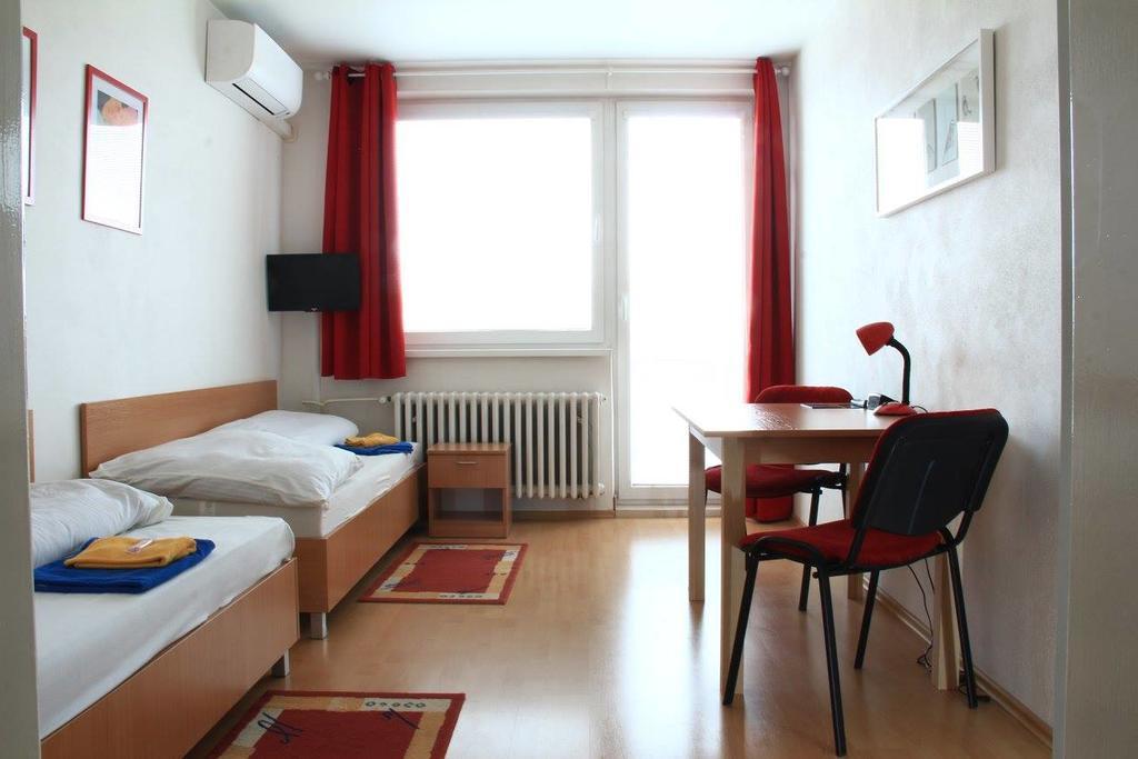 Hostel Narva ブラチスラヴァ エクステリア 写真