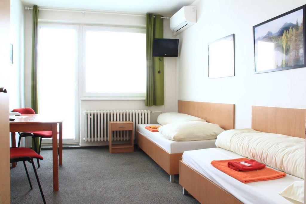 Hostel Narva ブラチスラヴァ エクステリア 写真